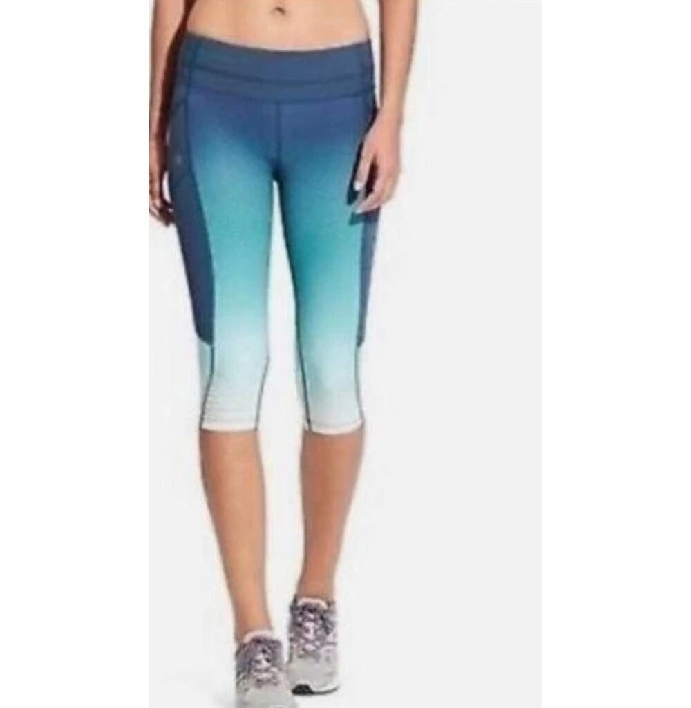 Athleta Dobby Be Free Kicker Capri Pants Womens Medium Tahitian Teal Fade Out